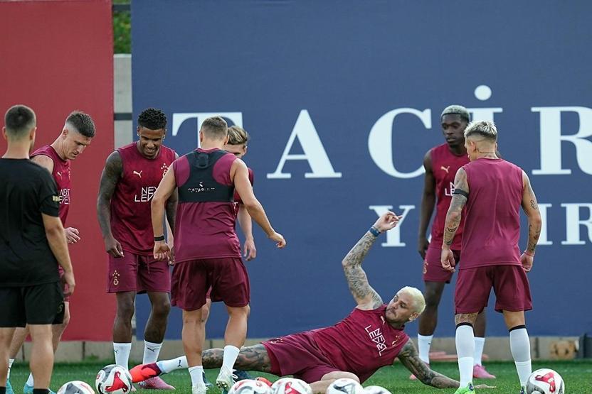 Galatasaray, çift antrenmanla çalıştı
