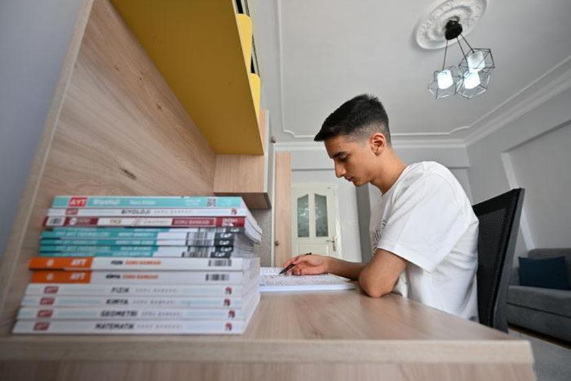 Şampiyonlar ailesi: Önce LGS sınavında şimdi de YKSde Türkiye birincisi çıkardı