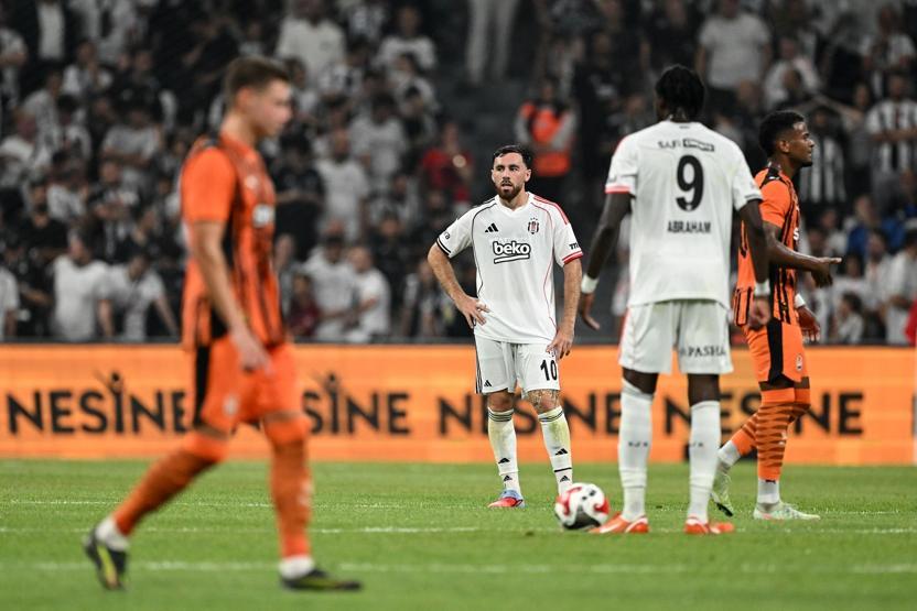Avrupada mağlup olan Beşiktaşta teknik direktör Solskjaere eleştiri: Doğru isim mi