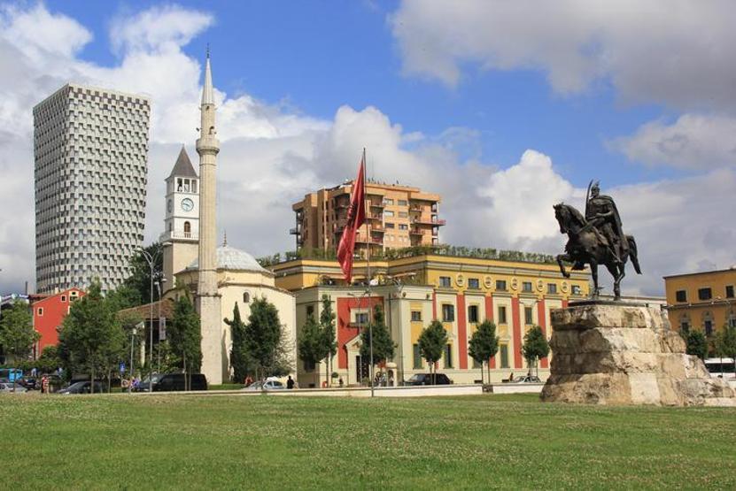Arnavutluka Dair Her Şey: Gezi Rehberinden Konaklamaya, Vize Sürecinden Yemeklerine Adan Zye Arnavutluk