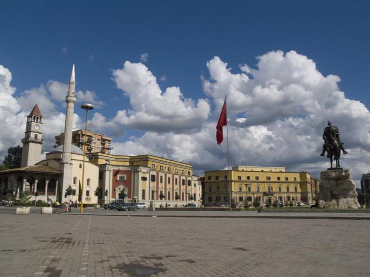 Arnavutluka Dair Her Şey: Gezi Rehberinden Konaklamaya, Vize Sürecinden Yemeklerine Adan Zye Arnavutluk