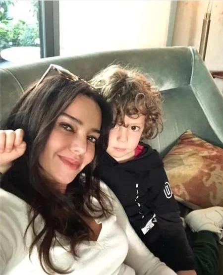 Ruhsarın yıldızıydı Hande Ataiziden Benjamin Harvey’e nafaka artırım davası şoku Bakın ne kadar talep etti
