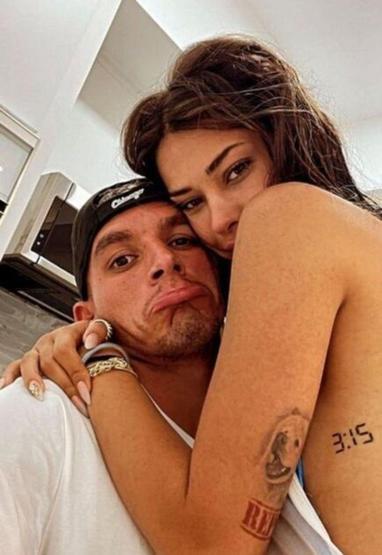 GALATASARAY – LAZİO MAÇINI İZLEYEN DEVRİM ÖZKAN’DAN OLAY PAYLAŞIM Torreira ile aşkına bir şans daha mı verdi Gören şaştı kaldı