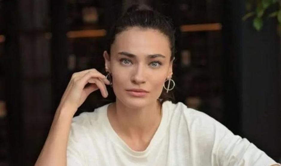 Saadet Işıl Aksoydan Büyük Başarı: Confidente (Sırdaş) Fransada Vizyona Girdi