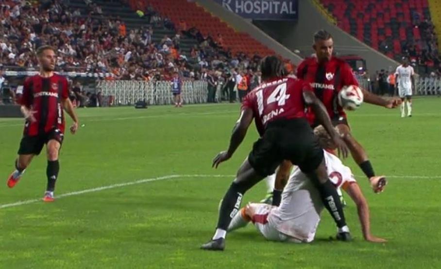 Gaziantep FK - Galatasaray maçının tartışmalı pozisyonları incelendi Penaltı kararı doğru mu