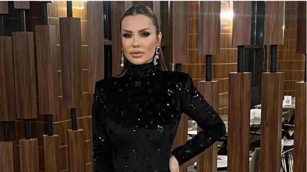 Şarkıcı Lara Hastaneye Kaldırıldı Sedyede Serumlu Hali Sevenlerini Endişelendirdi