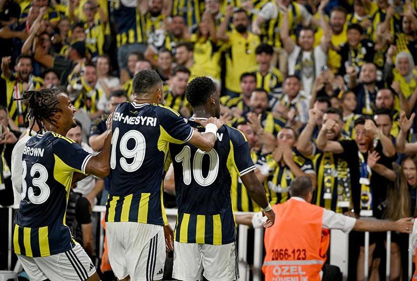 Fenerbahçe taraftarı Hollanda manşetlerinde: CEHENNEM GİBİ