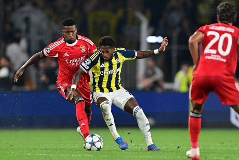 Fenerbahçe, turu rövanşa bıraktı Mourinhoya eleştiri: Birisi rakibin 10 kişi kaldığını söylesin