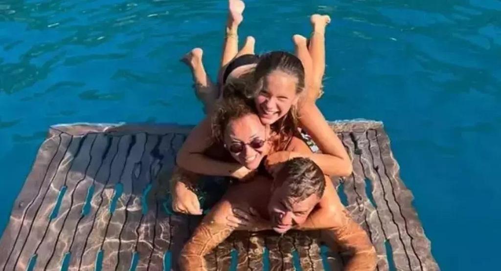 Çocuklar Duymasının Meltemiydi Pınar Altuğ ile Yağmur Atacan aşka geldi: YAZ BİTMESİN