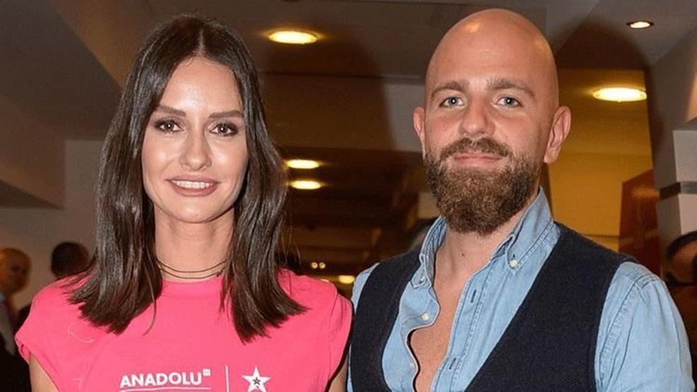Yasemin Özilhan ile İzzet Özilhanın 14 yıllık evliliği resmen sona erdi Boşanmanın ardından ilk açıklama geldi