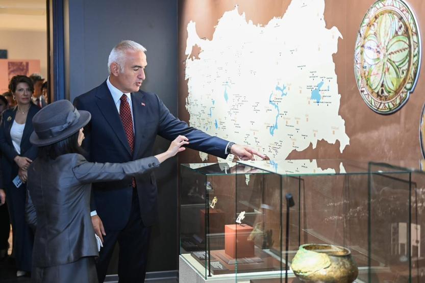 Japon Prenses’in tırnağındaki Türk bayrağı: Kültürel dostluğun ince detayı