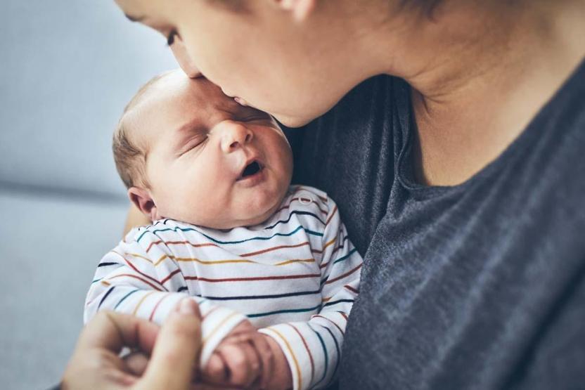 Masum Bir Öpücük Bebeğinizin Kabusu Olmasın Bebekleri Öpmeden Önce İyi Düşünün Bilmeden Bu Virüsü Bulaştırıyor Olabilirsiniz