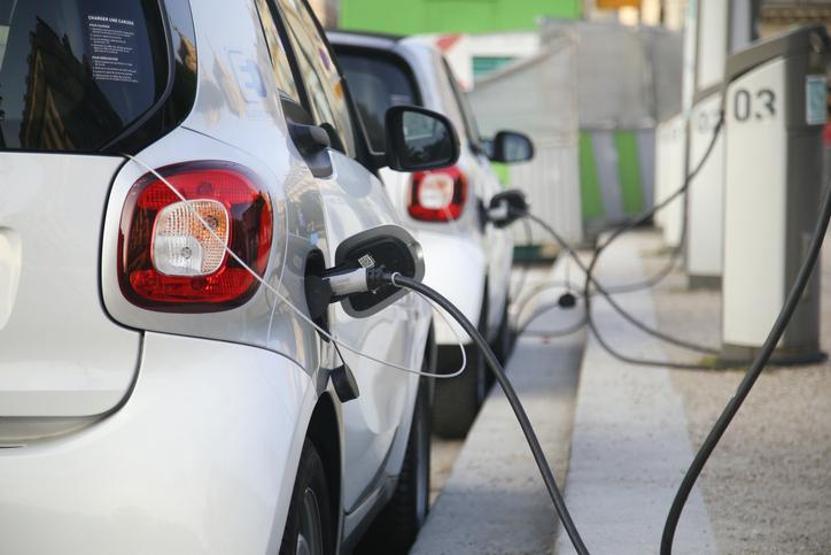 Türkiyede elektrikli otomobil satışları rekor kırdı Zirvede kıyasıya yarış...