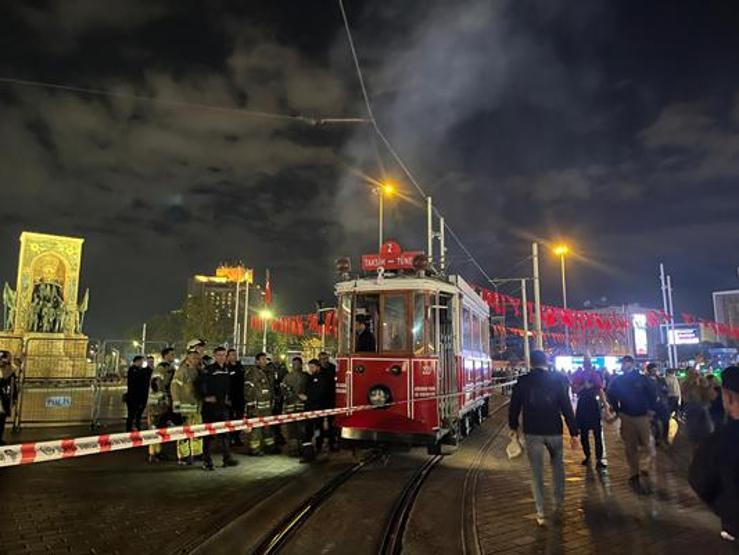 Taksim’de tramvayda korkutan yangın