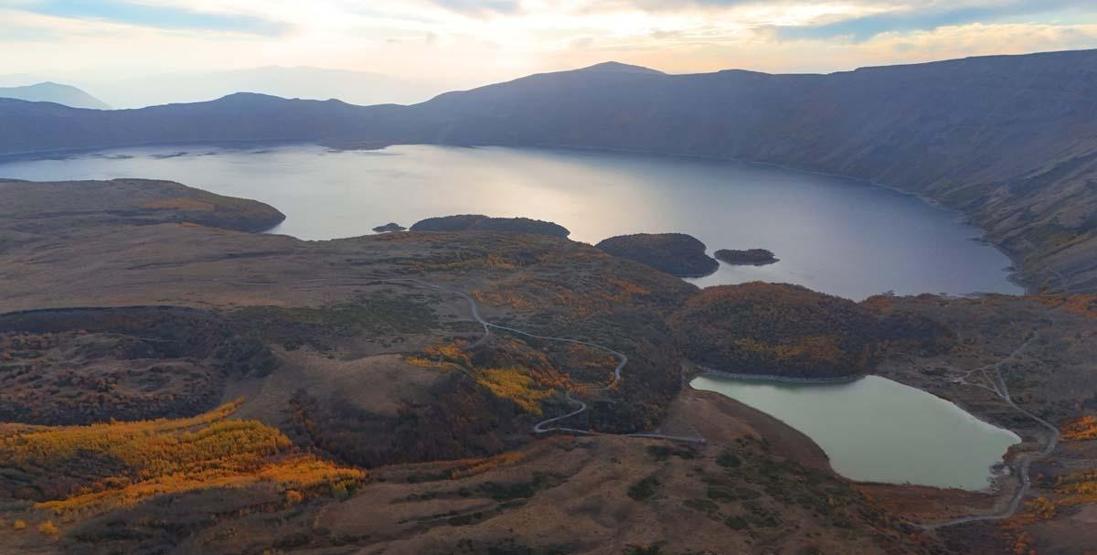 Nemrut Kalderasında sonbahar güzelliği Renk cümbüşü ve eşsiz doğasıyla hayran bıraktı