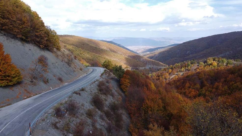 Adeta doğada bir tablo, Şebek Geçidinde sonbahar güzelliği mest ediyor