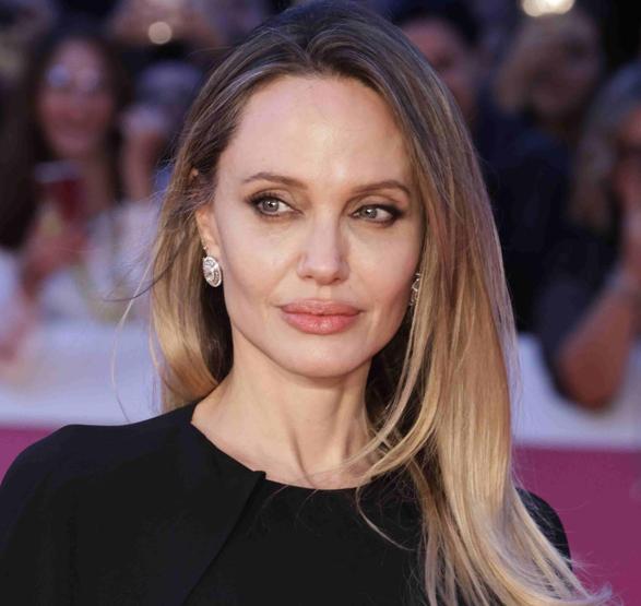 Angelina Jolie cephe bölgelerinde Ukrayna ziyareti beklenmedik bir krize dönüştü...