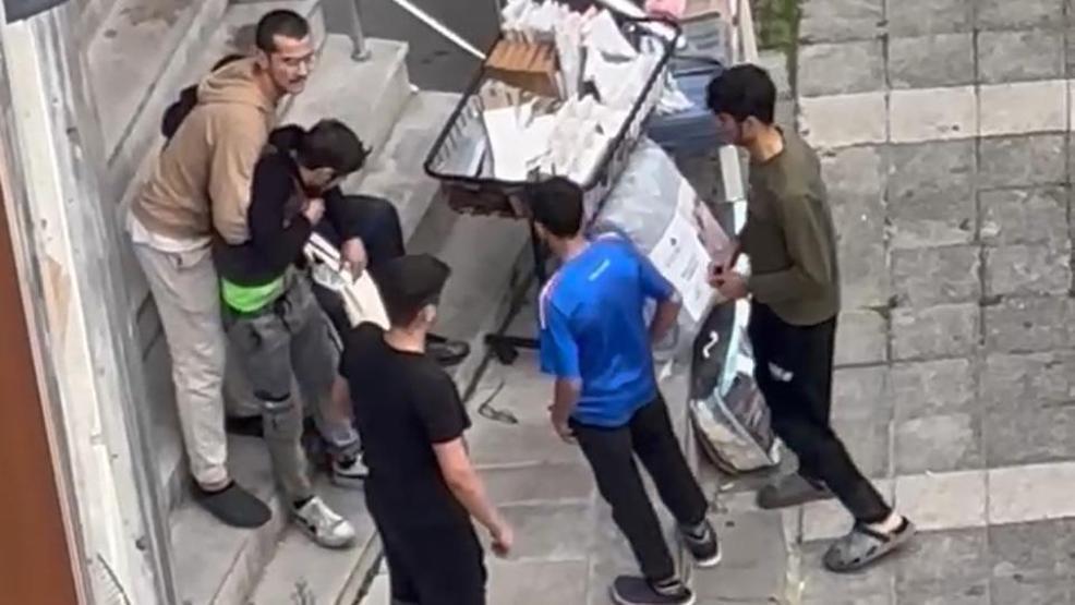 Kolundan tutup numarasını istemişler... 15 yaşındaki kız çocuğuna taciz iddiası: Abi iki kişiyi bıçakladı