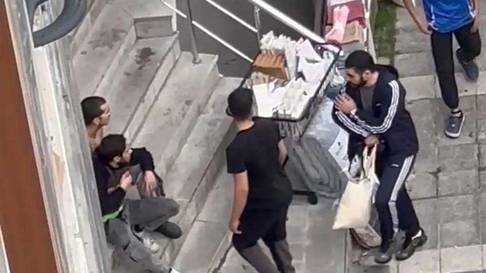 Kolundan tutup numarasını istemişler... 15 yaşındaki kız çocuğuna taciz iddiası: Abi iki kişiyi bıçakladı