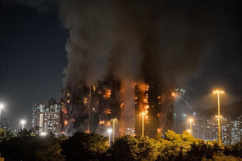 Hong Kongda yangın faciası 36 ölü, çaresiz bekleyiş sürüyor
