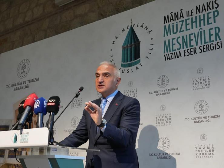 700 YILLIK YAZMA ESERLER İSTANBUL’DA BİR ARAYA GELDİ