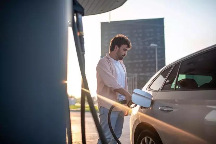 BENZİN, MOTORİN, LPG AKARYAKITA ÖTV ZAMMI 1 OCAK 2026 | Zam sonrası benzin ne kadar, motorin kaç TL Ankara, İzmir, İstanbul akaryakıt fiyatları