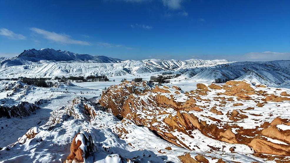 MARSA KAR YAĞDI Eğribucakta kızılın üzerine düşen beyaz büyüledi
