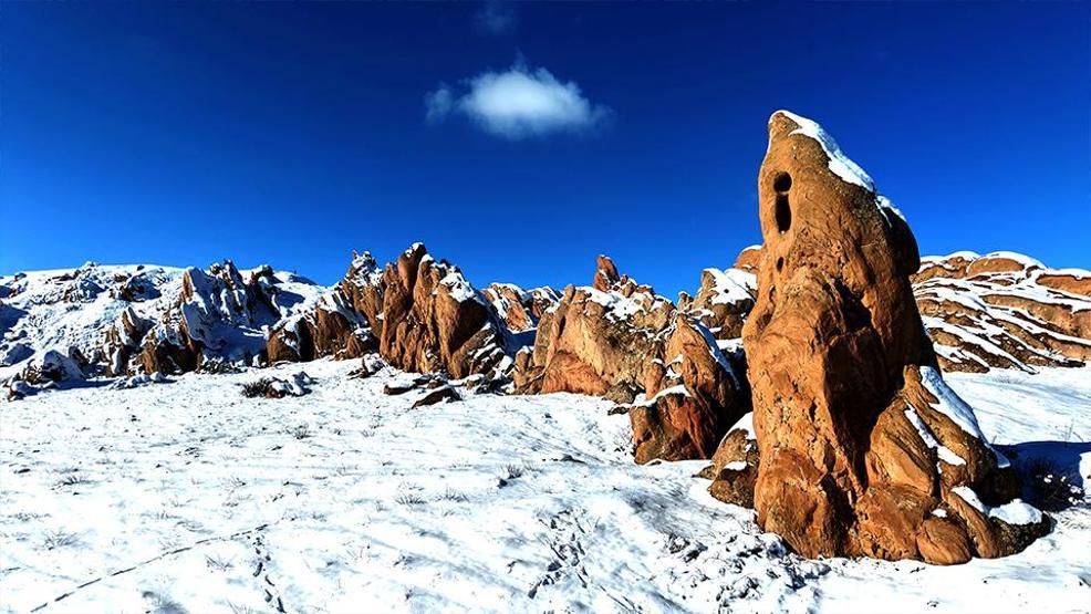 MARSA KAR YAĞDI Eğribucakta kızılın üzerine düşen beyaz büyüledi
