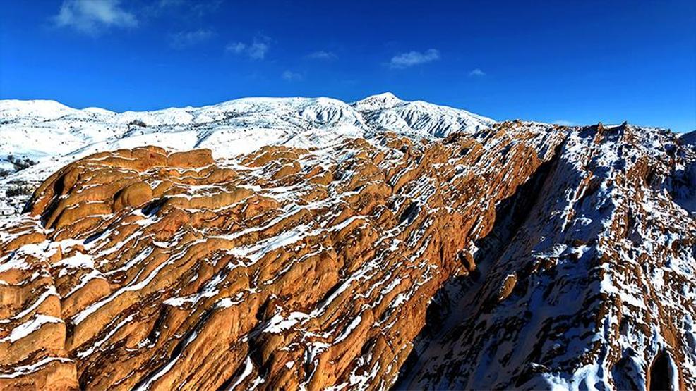 MARSA KAR YAĞDI Eğribucakta kızılın üzerine düşen beyaz büyüledi