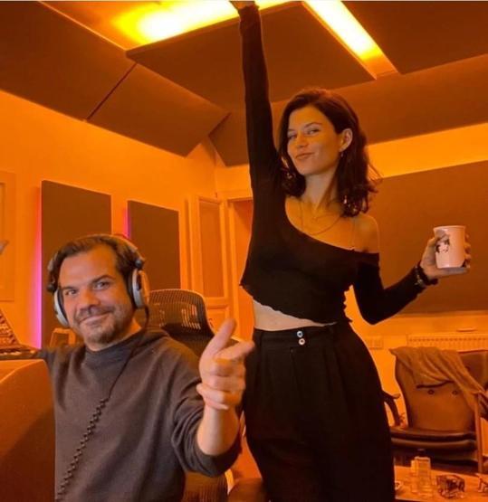 Beren Saatten müzik dünyasına ilk adım