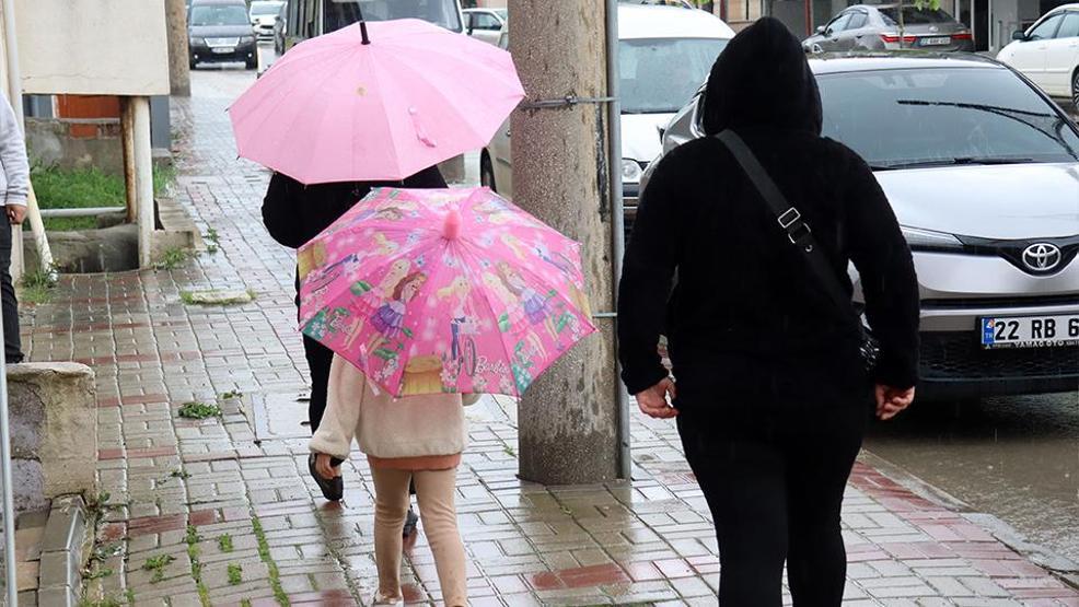 HAFTA SONU PLANI YAPACAKLAR DİKKAT Meteorolojiden peş peşe uyarı: Kar, sağanak ve fırtına geliyor