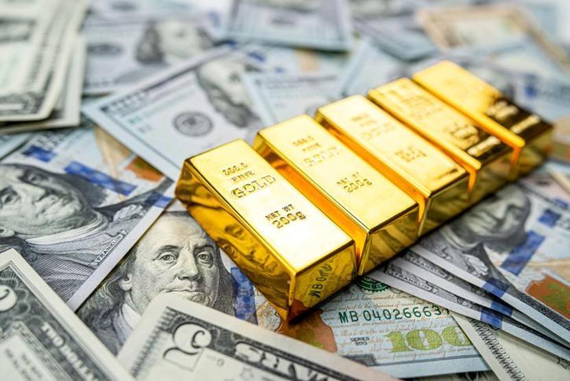 2008 KRİZİNİ BİLEN İSİMDEN YENİ KEHANET: Dünya artık ABD’nin altındaki halıyı çekiyor: Dolar çökecek ve yerini altın alacak