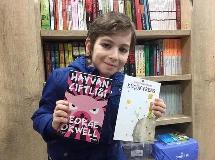 Filozof Atakan geri döndü 6 yıl sonra sanal medyada yeniden içerik üretecek