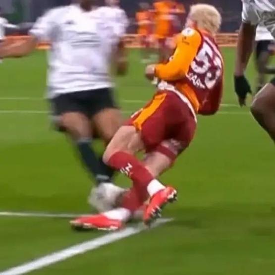 Beşiktaş-Galatasaray derbisinin tartışmalı pozisyonları incelendi: Penaltı, kırmızı kart
