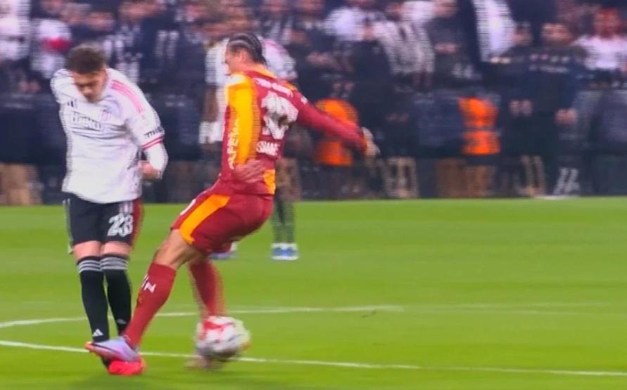 Beşiktaş-Galatasaray derbisinin tartışmalı pozisyonları incelendi: Penaltı, kırmızı kart