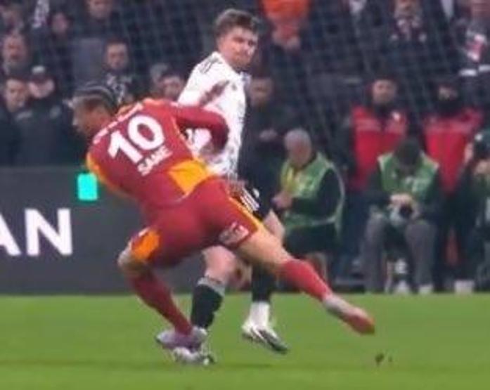 Beşiktaş-Galatasaray derbisinin tartışmalı pozisyonları incelendi: Penaltı, kırmızı kart