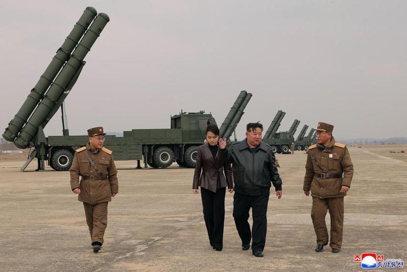 Kuzey Koreden gövde gösterisi: Kim tatbikata katıldı