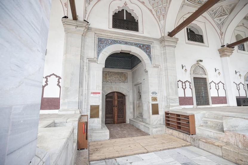 Bursa’daki 2. Murad Camisi’nde 600 yıllık havuz kalıntısı bulundu
