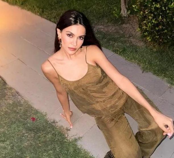 Şilan Makalın güzellik sırrı Hem pratik hem de doğal: Cildi sıkılaştırıyor, yaşlanma belirtilerinin önüne geçiyor