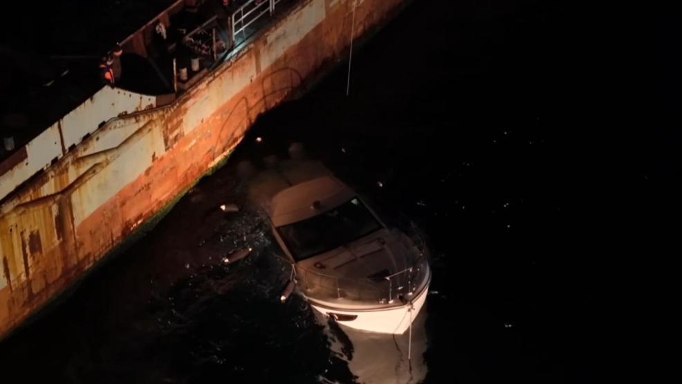 Üsküdarda gemiye çarpan tekne battı: 5 kişi kurtarıldı