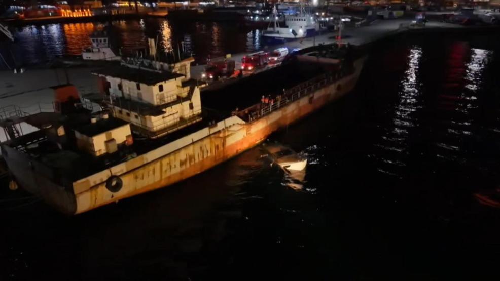 Üsküdarda gemiye çarpan tekne battı: 5 kişi kurtarıldı