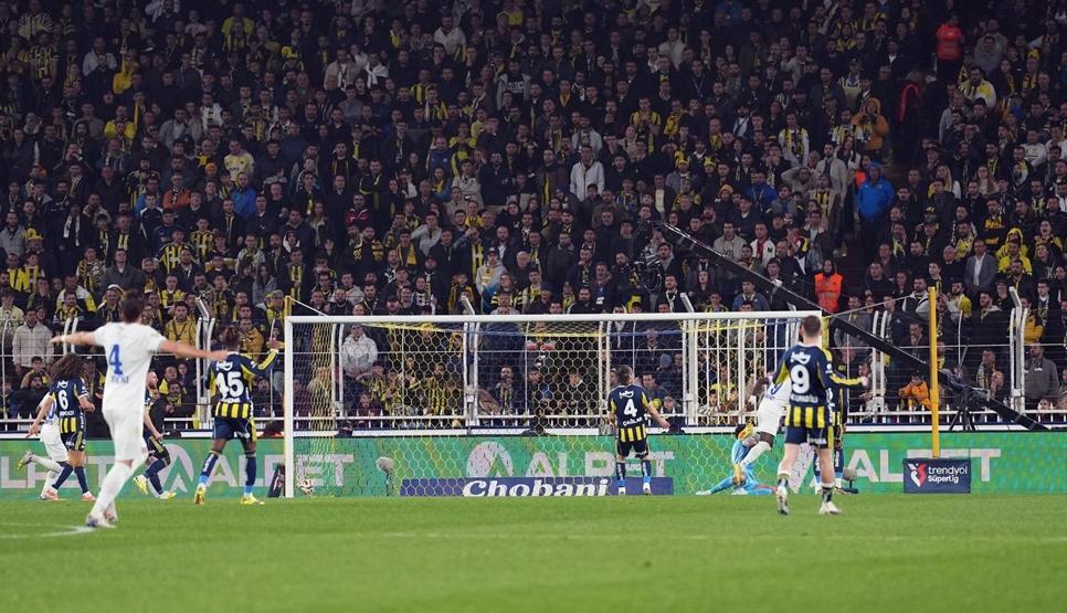 Fenerbahçe Başkanı Sadettin Saran, Edersonun takım grubuna attığı mesajı açıkladı