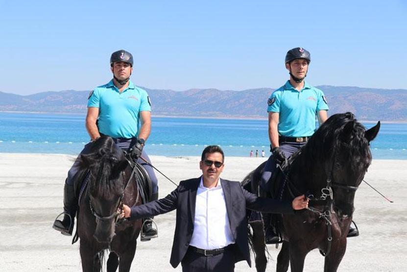Salda Gölünde atlı jandarma ekibi göreve başladı