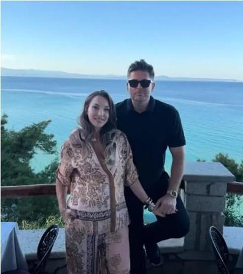 Mert Öcal ve Sude Burcu’nun bebek heyecanı büyüyor: yeni hamilelik pozları geldi