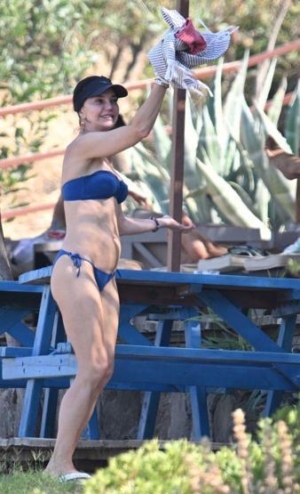 Hande Ataizi Bodrum’da Tatil Sezonunu Açtı