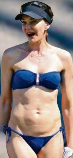 Hande Ataizi Bodrum’da Tatil Sezonunu Açtı