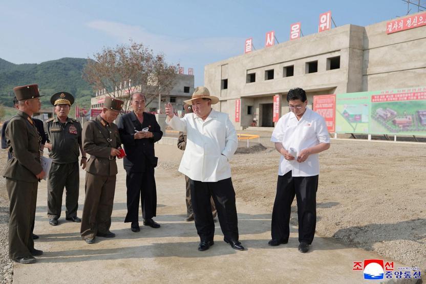 Kuzey Korenin yeni savaş gemisinde kritik test Kim yerinde izledi, 2 ay mühlet verdi...