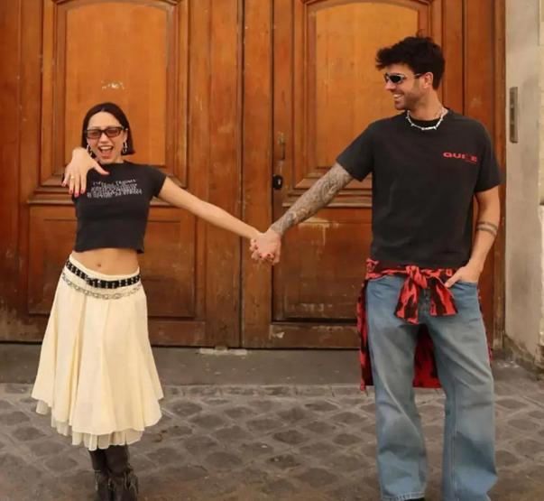 “En Seksi Türk Kadını” Seçilmişti: Sahnedeki Dansı Gündem Oldu Zeynep Bastık’tan Çok Konuşulan Sahne Şovu