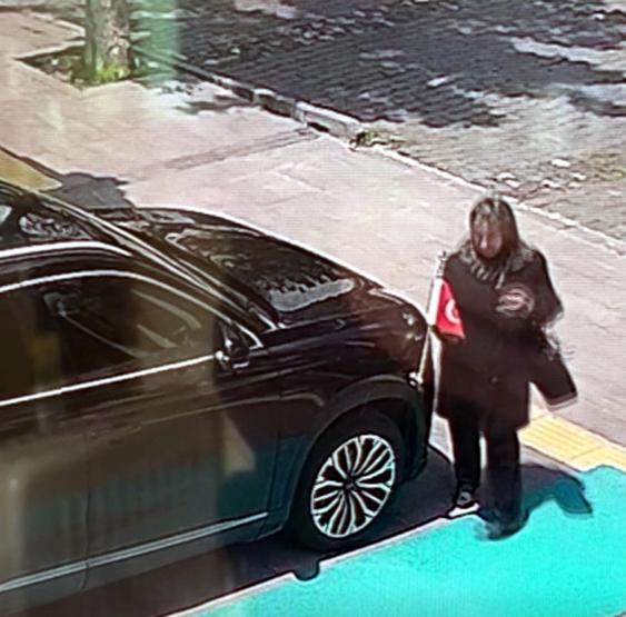 Yürekleri ısıtan görüntü Vali Polattan anlamlı hediye