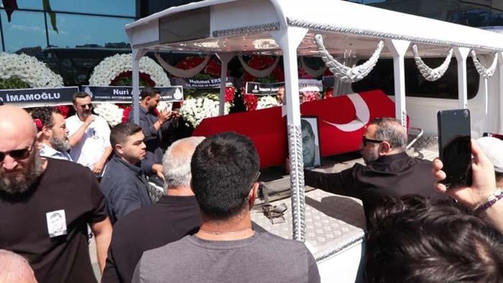 Türk Tiyatrosunun Usta İsmi Zihni Göktaya Son Veda Kızına Bıraktığı Son Mektup Herkesi Ağlattı